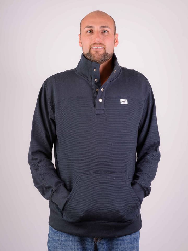 Pull à boutons-pression en molleton ondulé Lindsey pour la vente par Angry Bear Apperal