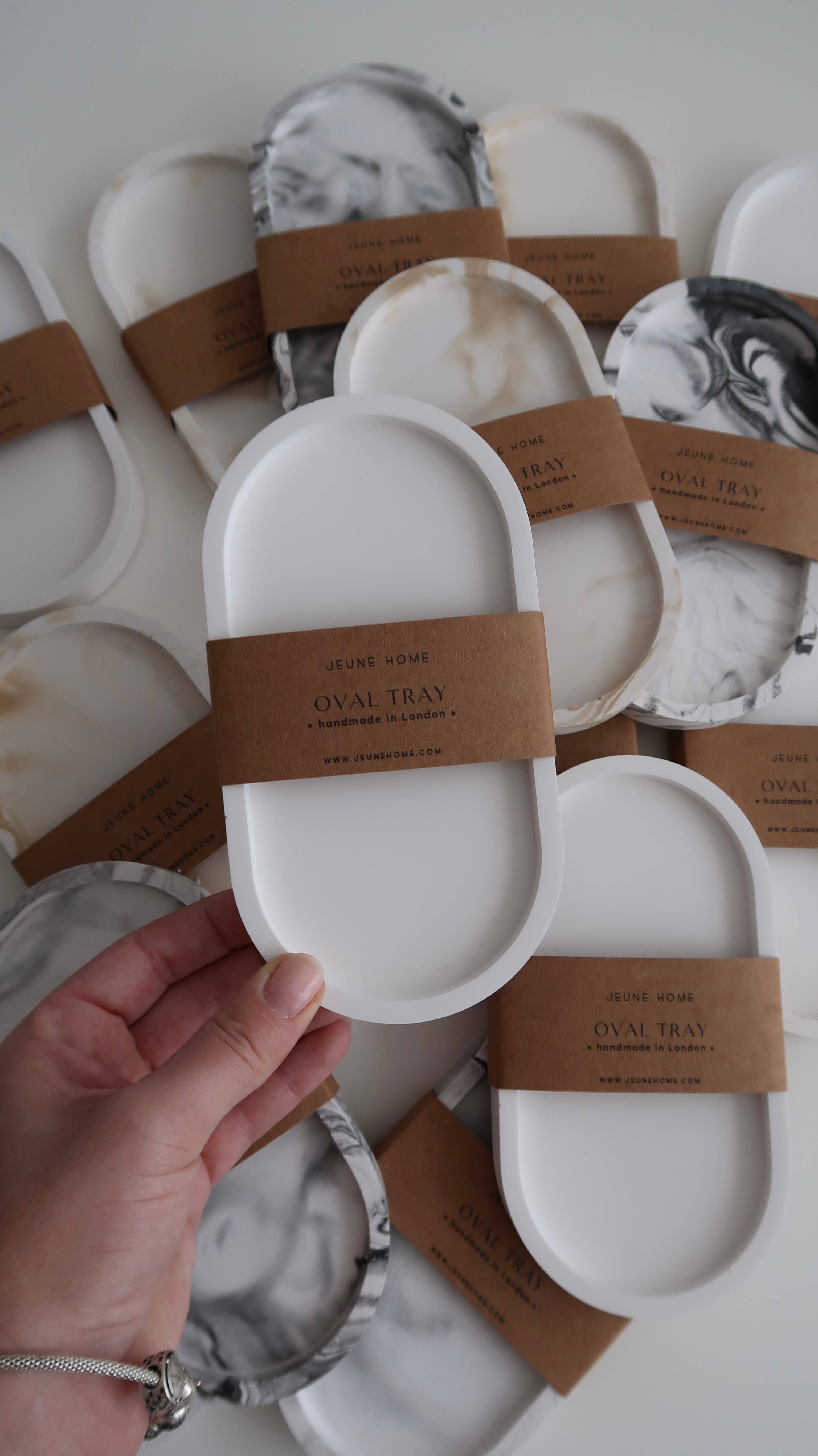 Jeune Home - Wholesale Decorative Tray - Oval Concrete Tray | tray for candles | jewellery tray2