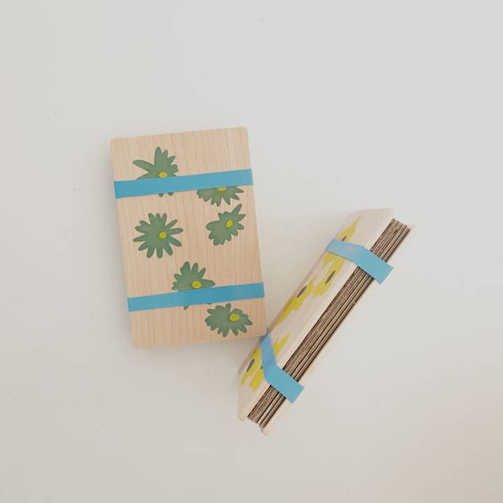 Soil Studio - Wholesale DIY Craft Kit - Button Chamomile Pocket Flower Press