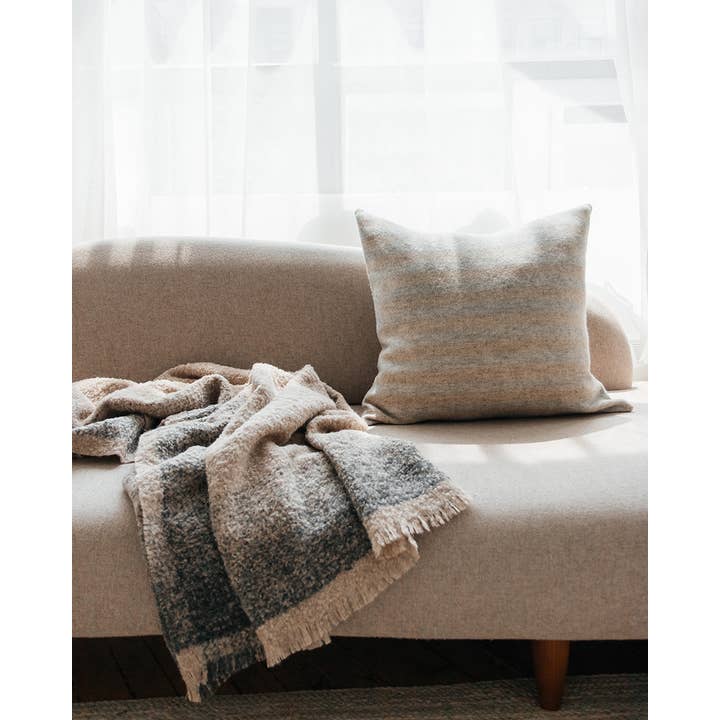 Linen Way Inc. - Wholesale Throw Blanket - Whitehorse Throw Oatmeal & Charcoal Border1