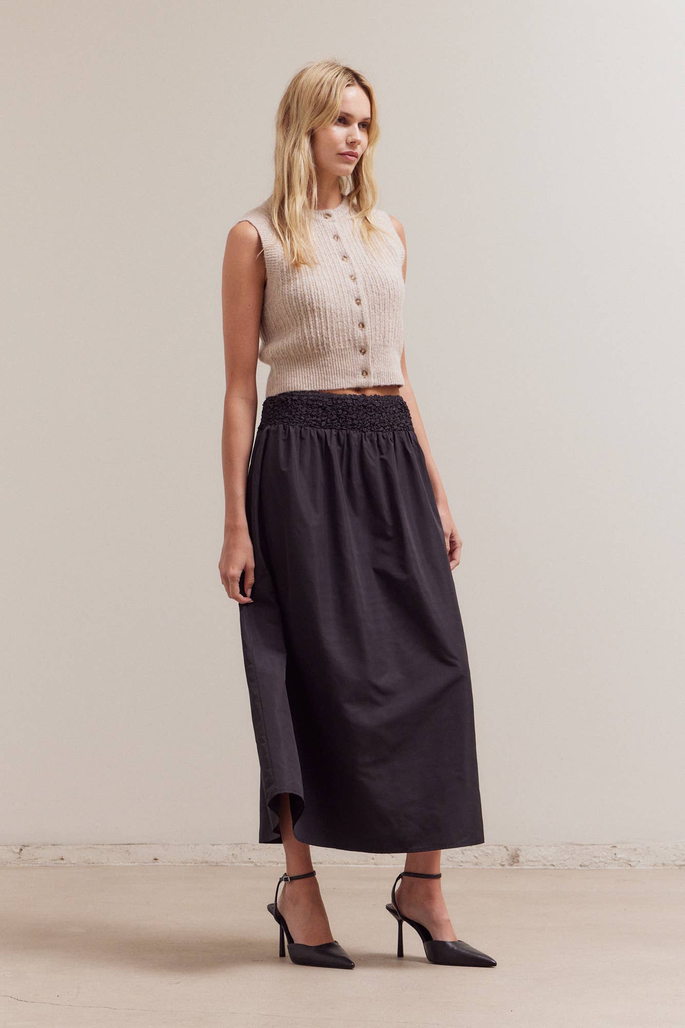 Grade & Gather – Großhandel Strickoberteil – Damen – 42056 - GEFÜTTERTES ÄRMELLOSES HEMD MIT KNÖPFEN21