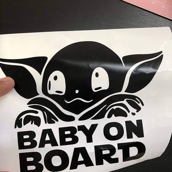 du kan välja, svart eller vitt BABY OMBORD - BABY YODA - STARWARS för wholesale på Faire2