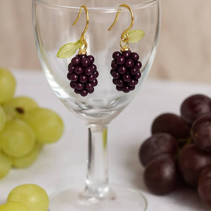 Pendientes de uva and other Purchase Wholesale accesorios para mascotas. Free Returns & Net 60 Terms on Faire trending on Faire.