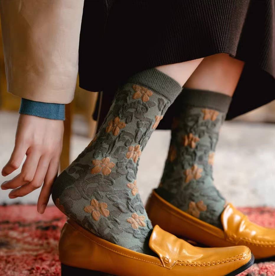 Variados 5 pares/pacote - 1 padrão por par; min. 4 embalagens 20 pares JCS011 Meias Florais Vintage 3D para venda a revendedores na Faire3