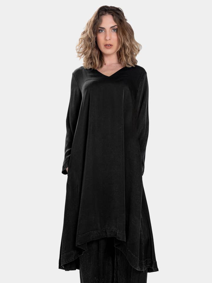 Vestido de satén cuello pico para venta al por mayor de Baci & Amici Fashion - US Continental