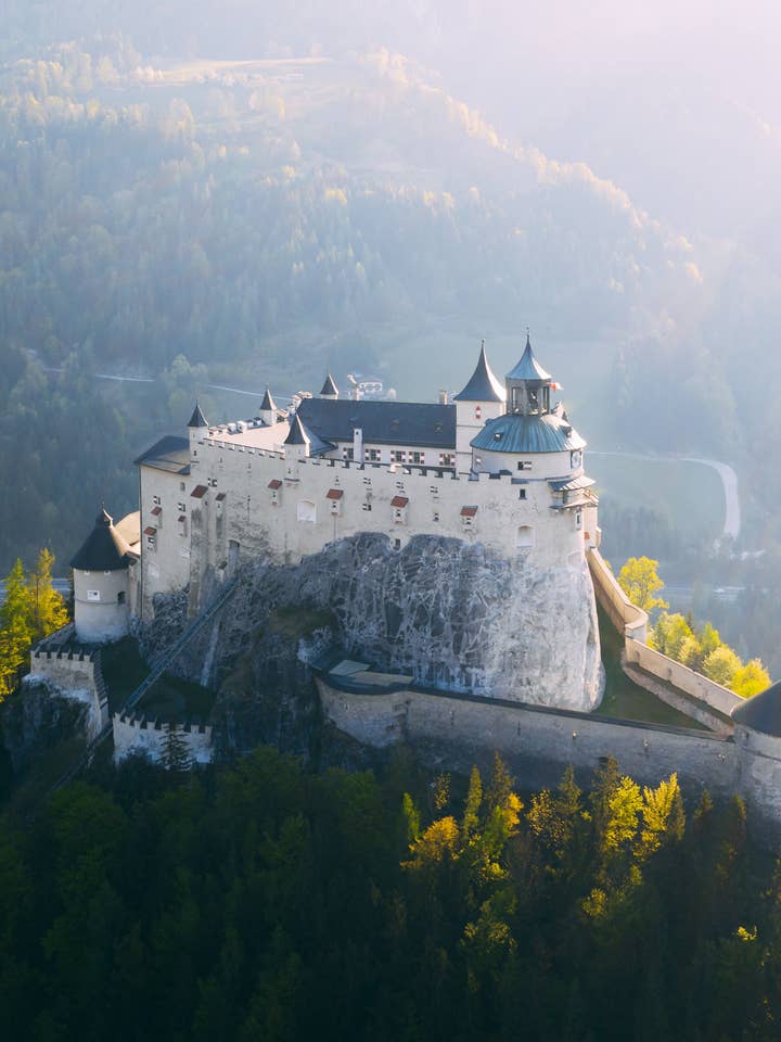Salzburg Poster - Schloss Hohenwerfen aus der Vogelperspektive für den Großhandel von Posters & Puzzles