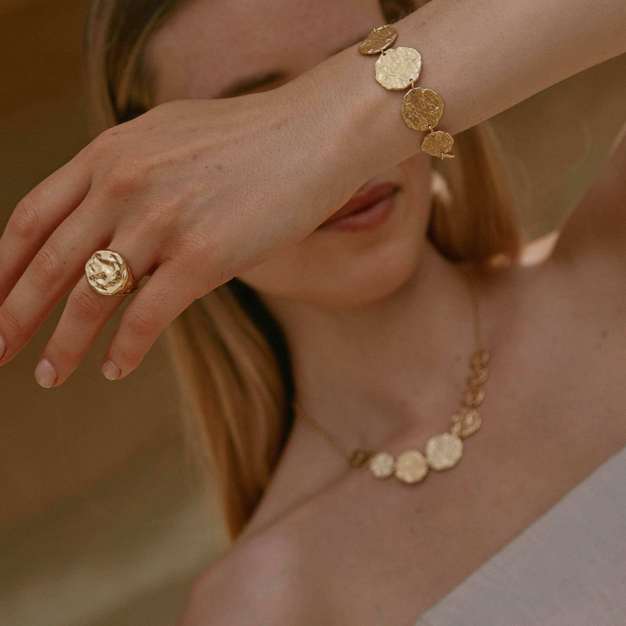 Agapée Jewelry – Großhandel Siegelringe – Antonia Ring | Schmuck Gold Geschenk Wasserdicht3