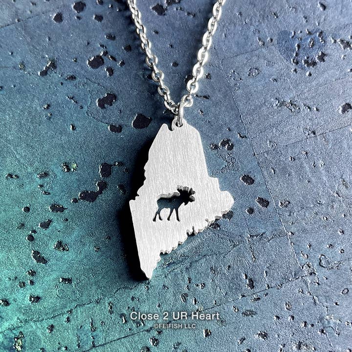 Collana con mappa dello stato del Maine Moose per la vendita all'ingrosso da parte di Close 2 UR Heart