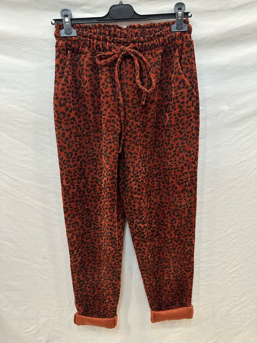 Mimi & Gogo - Venta al por mayor Pantalones de chándal/cómodos - Mujer - Pantalón de chándal de terciopelo con estampado de leopardo @4371_PaVCotletLeo3