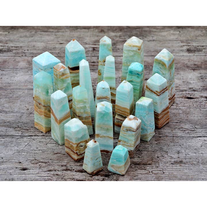 Caribbean Calcite Towers (4-7 Stück), 1 kg Packung für den Großhandel von Kaia & Crystals