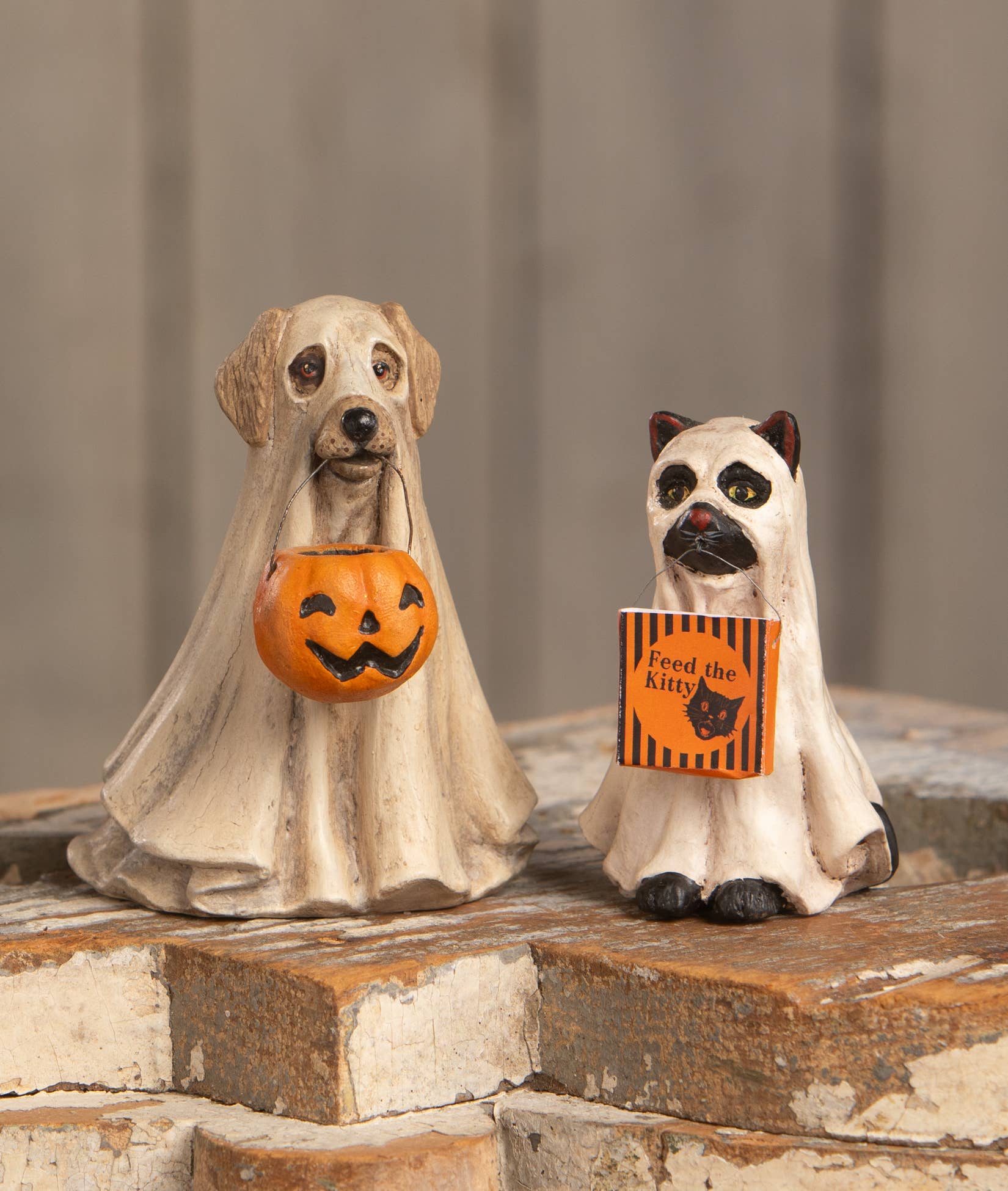 Bethany Lowe Designs - Wholesale Decorative Figurine - Spooky Ghost Dog2