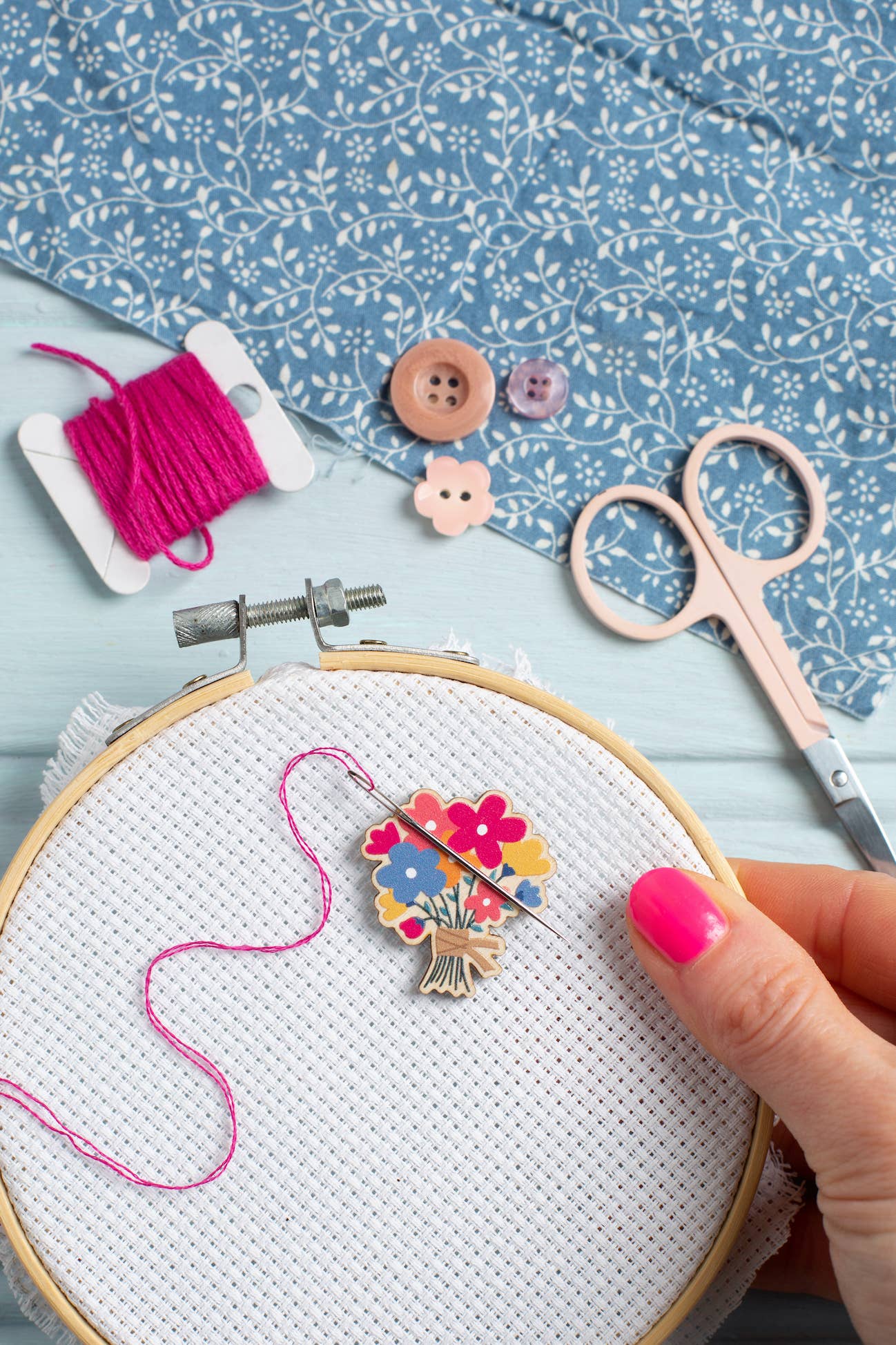 Hawthorn Handmade (US Duties Paid) – wholesale Embroidery/cross-stitch supplies – Flower Posy Magnetic Needle Minder | Gift for Crafters2