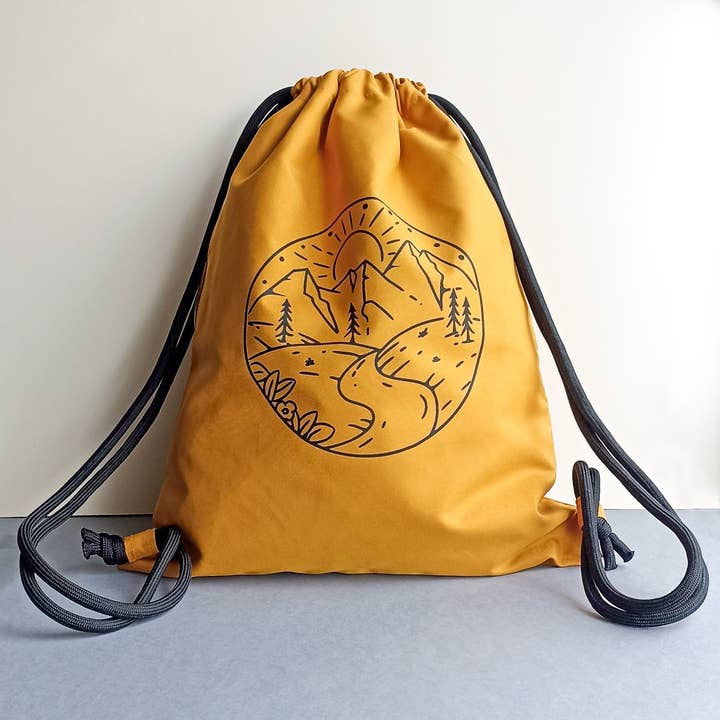 Ryggsäck ”Mountain” i 100 % återvunnet tyg för wholesale av millus-design