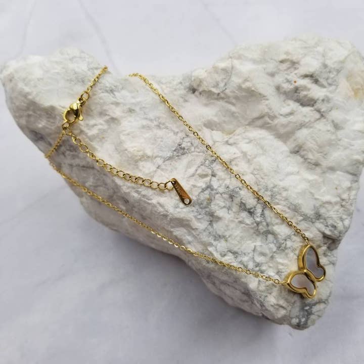 The Pretty Jewellery - Wholesale Pendant/Charm Necklace - Gold & White Shell Butterfly Pendant Necklace1