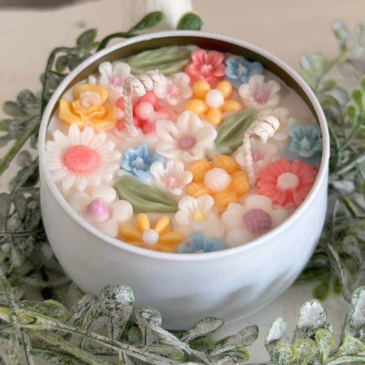 Bougie en étain Flower Garden pour la vente par Luna Jane Co.
