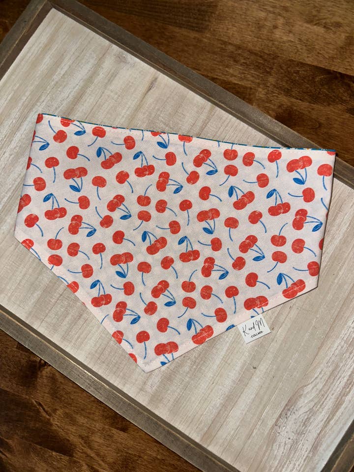 Bandana per Cani Reversibile con Ciliegie, Cibo, Frutta, Estate, Primavera per la vendita all'ingrosso da parte di K and M Collars
