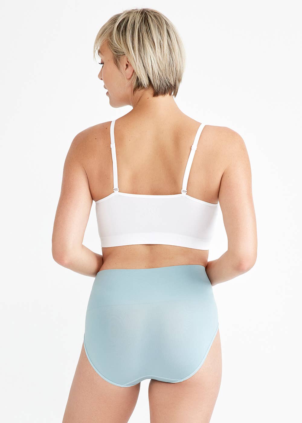 Yummie – Großhandel Shapewear – Damen – Ultraleichter Shapewear-Slip – auch in großen Größen erhältlich11