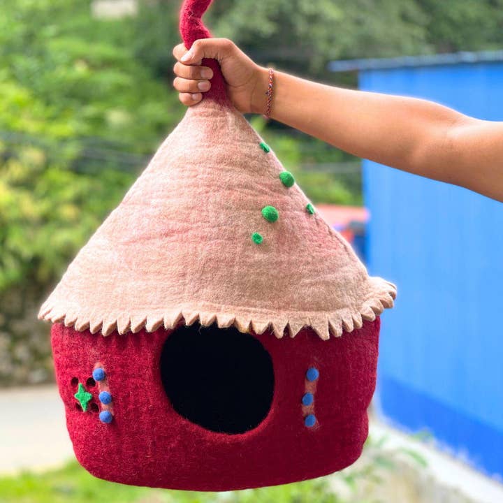 Woollyfelt – wholesale Pet bed – Cat – Handmade Natural Wool Cat Cave Bed for Comfort and Safety4