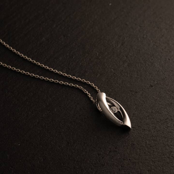 Peliani - Wholesale Pendant/Charm Necklace - Sterling Silver Open Leaf Pendant Hypoallergenic2