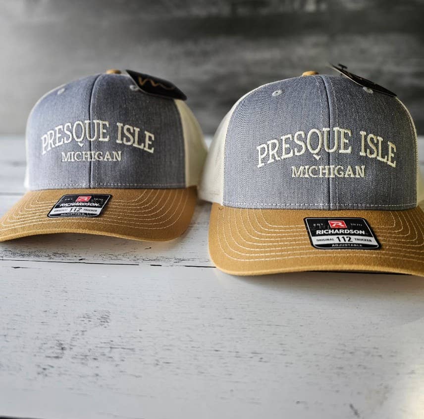 Mad River – Großhandel Trucker-Cap – Unisex – Ihre benutzerdefinierte State Local Hat auf Richardson 112 Trucker Hat29