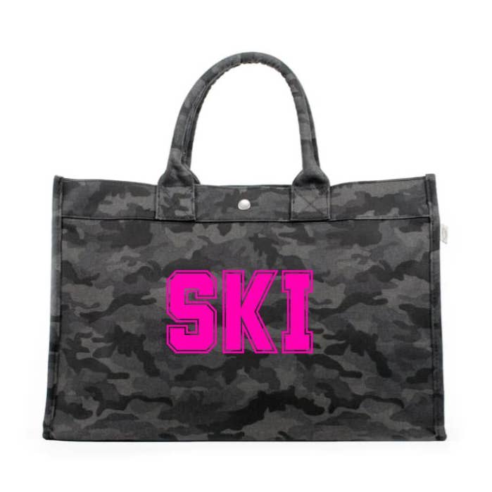SAC TOTE SKI en Camo Noir Est Ouest avec SKI Rose -- NOUVEAU ! pour la vente par Quilted Koala