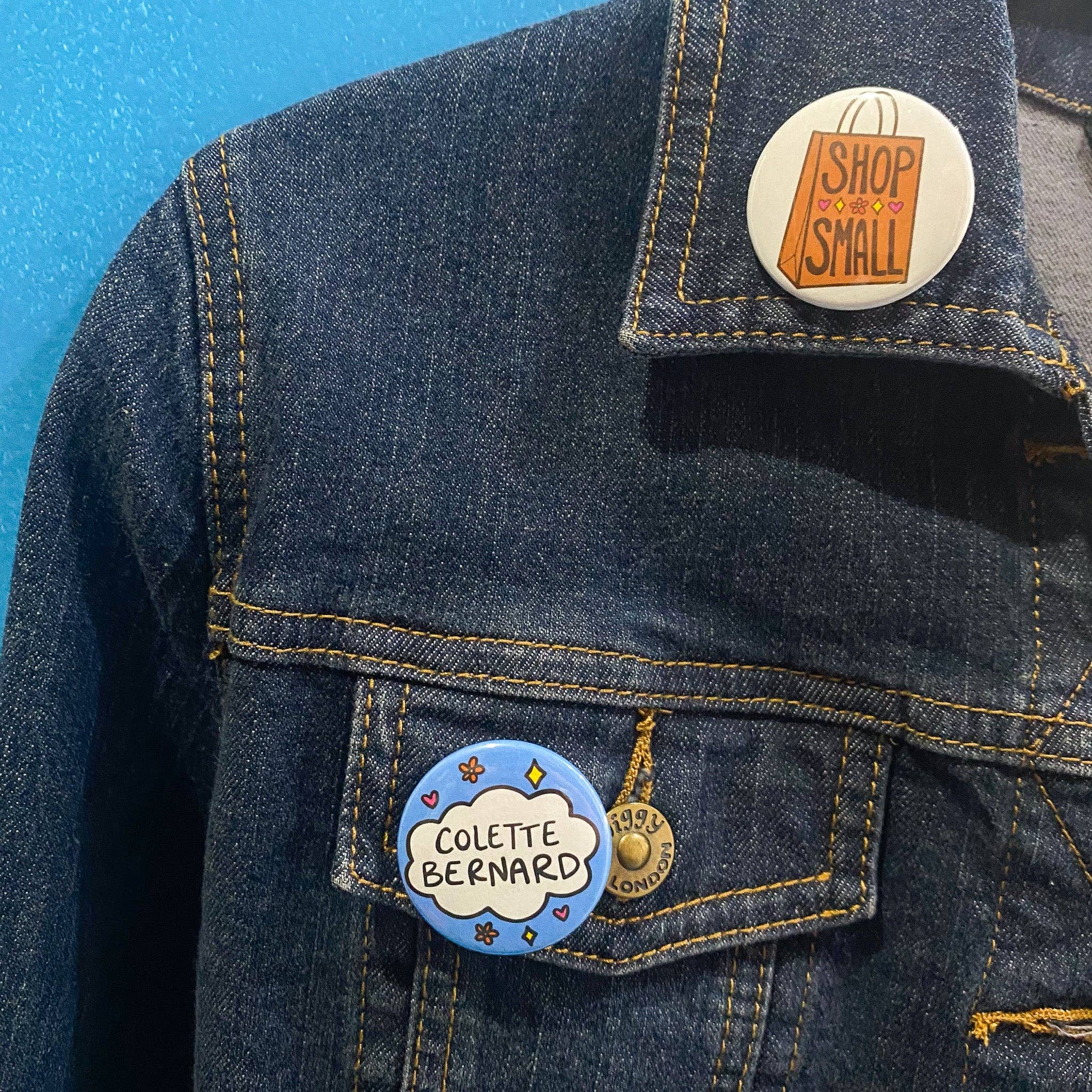 COLETTE BERNARD – Alfinete/botão de lapela por atacado – Botão Artista Colette Logo3