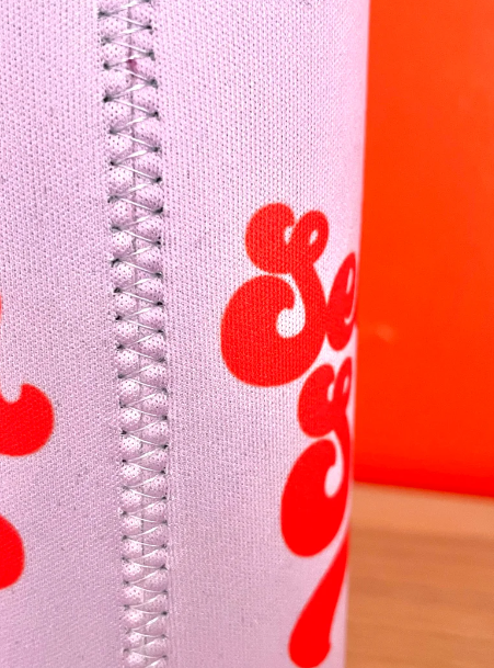 Full Send Studio – wholesale Drinkkramare – SLIM CAN-kylare | lavendel koozie för 12oz smala burkar3