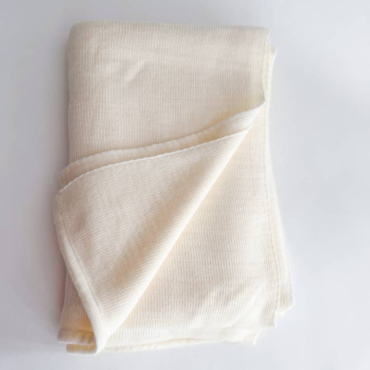 Alpacka Blend Stickad Ruana Wrap - Vintervit för wholesale av The Winding Road