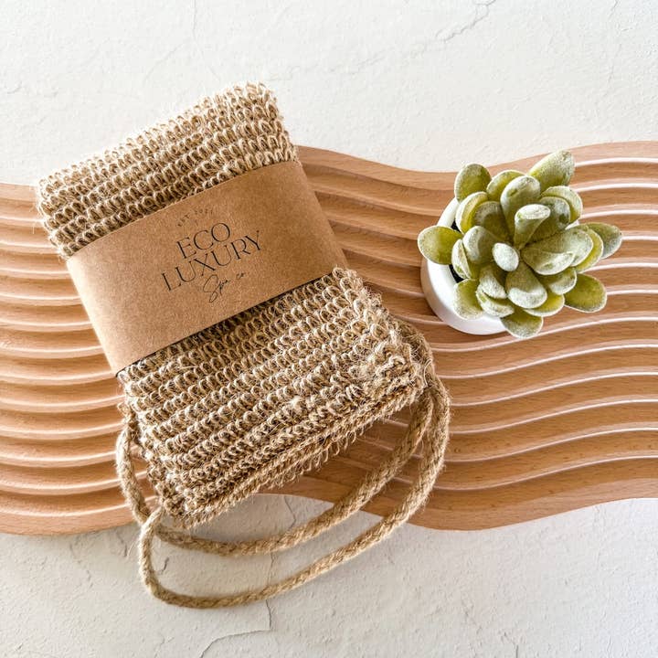 Gant de gommage pour le dos en chanvre tissé à la main pour la vente par Eco Luxury Spa Co.