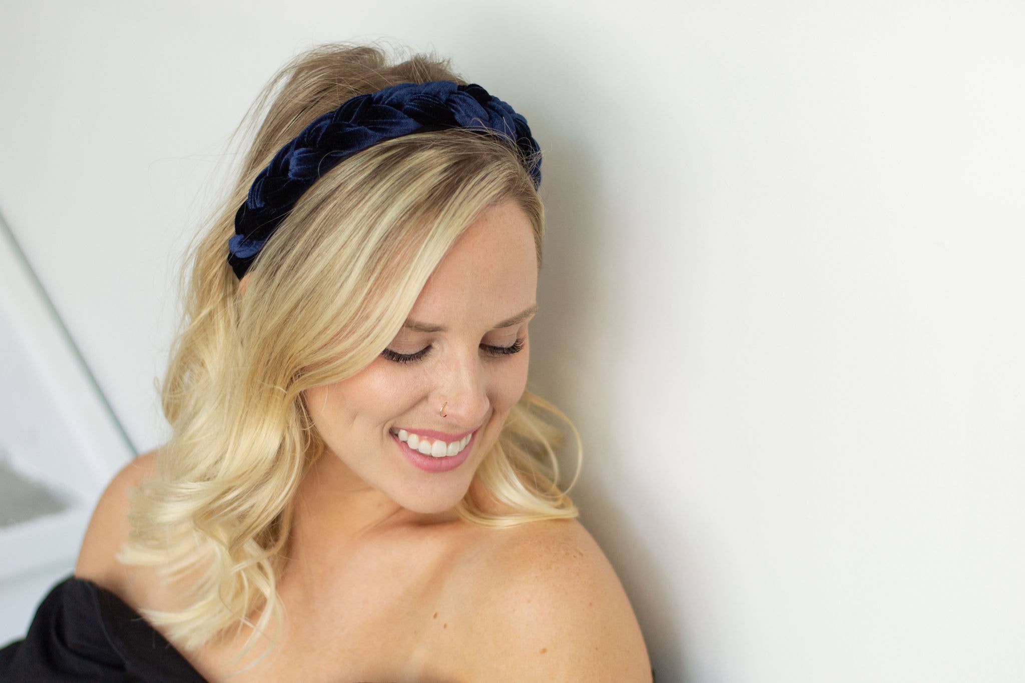 Femme Faire – wholesale Fashion headband – women's – Braided Headband - Velvet Headband - Women's Headband3