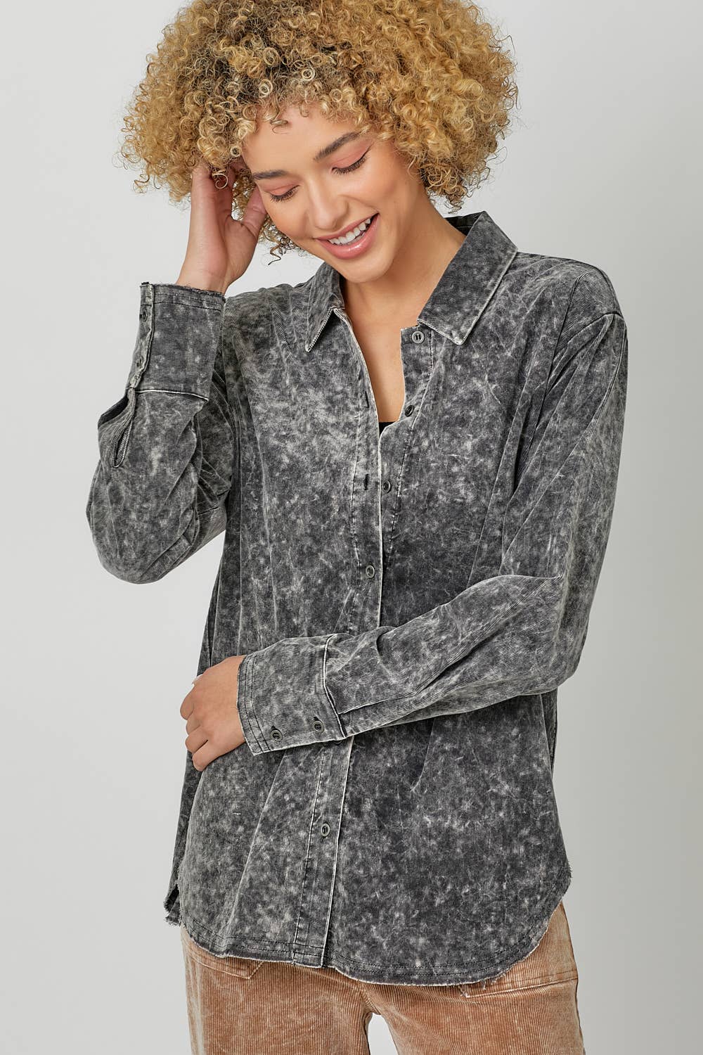 Mystree – Engroshandel Skjorte med buttondown – til kvinder – 60857 Vasket fløjlsskjorte13