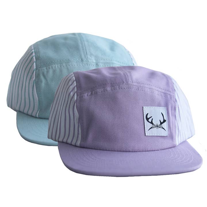 Casquette plate pour femme Callie en aqua et lilas pour la vente par Little Buck