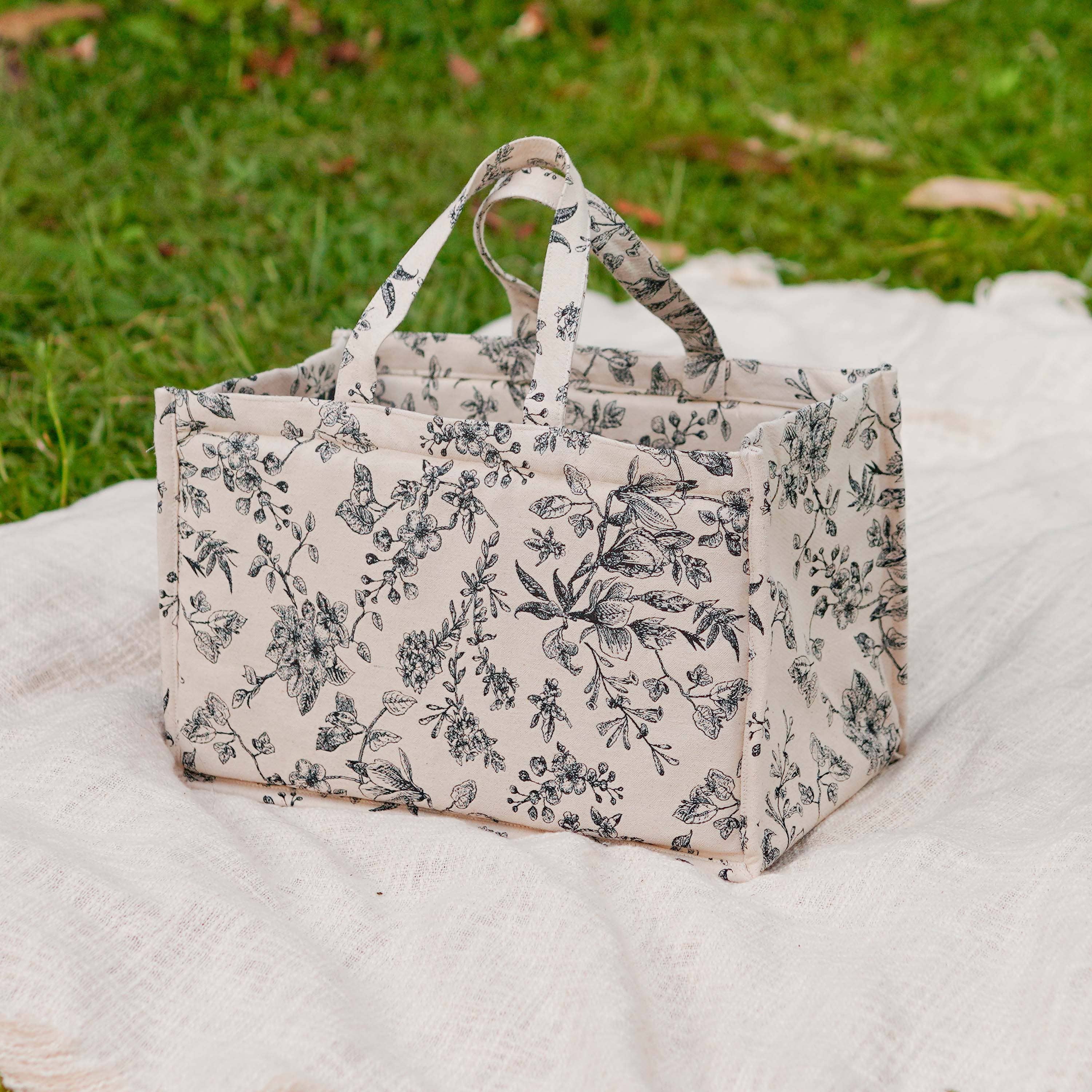 Craftpair - Wholesale Picnic Basket - Foldable White & Black Jacquard Picnic Basket – Eco-Friendly - No Tariffs2
