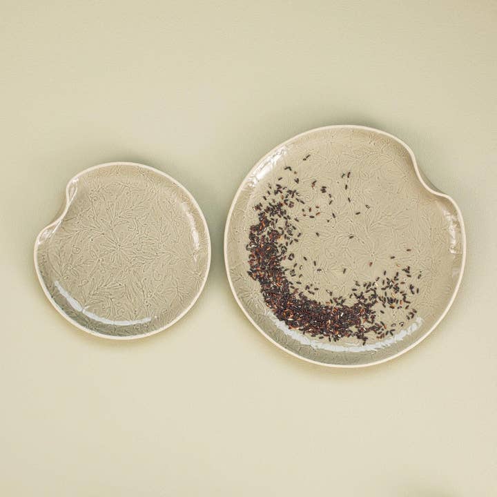 Nugu Handicrafts Inc. - Wholesale Platter - Turning Medium Serving Platter Vastra (Set of 2)4