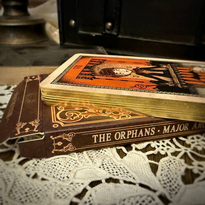 The Orphans of Dudleytown - Vendita all'ingrosso Tarocchi - *NUOVO* Il Mazzo degli Arcani Maggiori degli Orfani (3ª Edizione)3