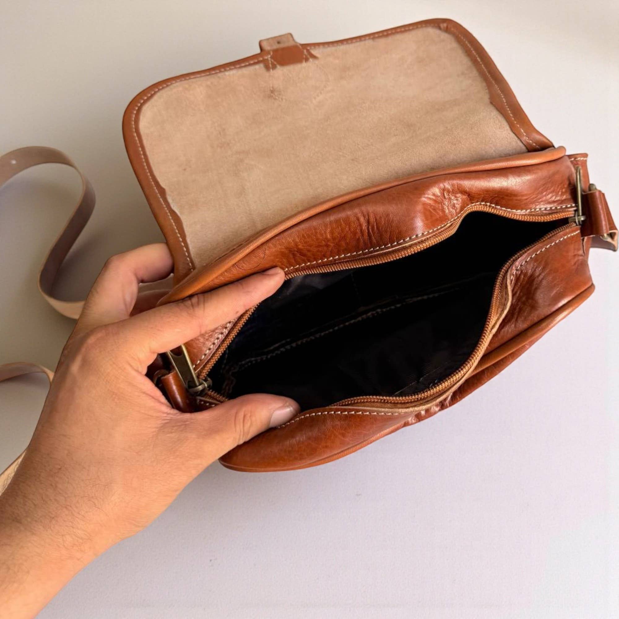 Melecraft – wholesale Crossbody bag – Unisex – Leather Cross Body Bag – Small Satchel Crossbody5