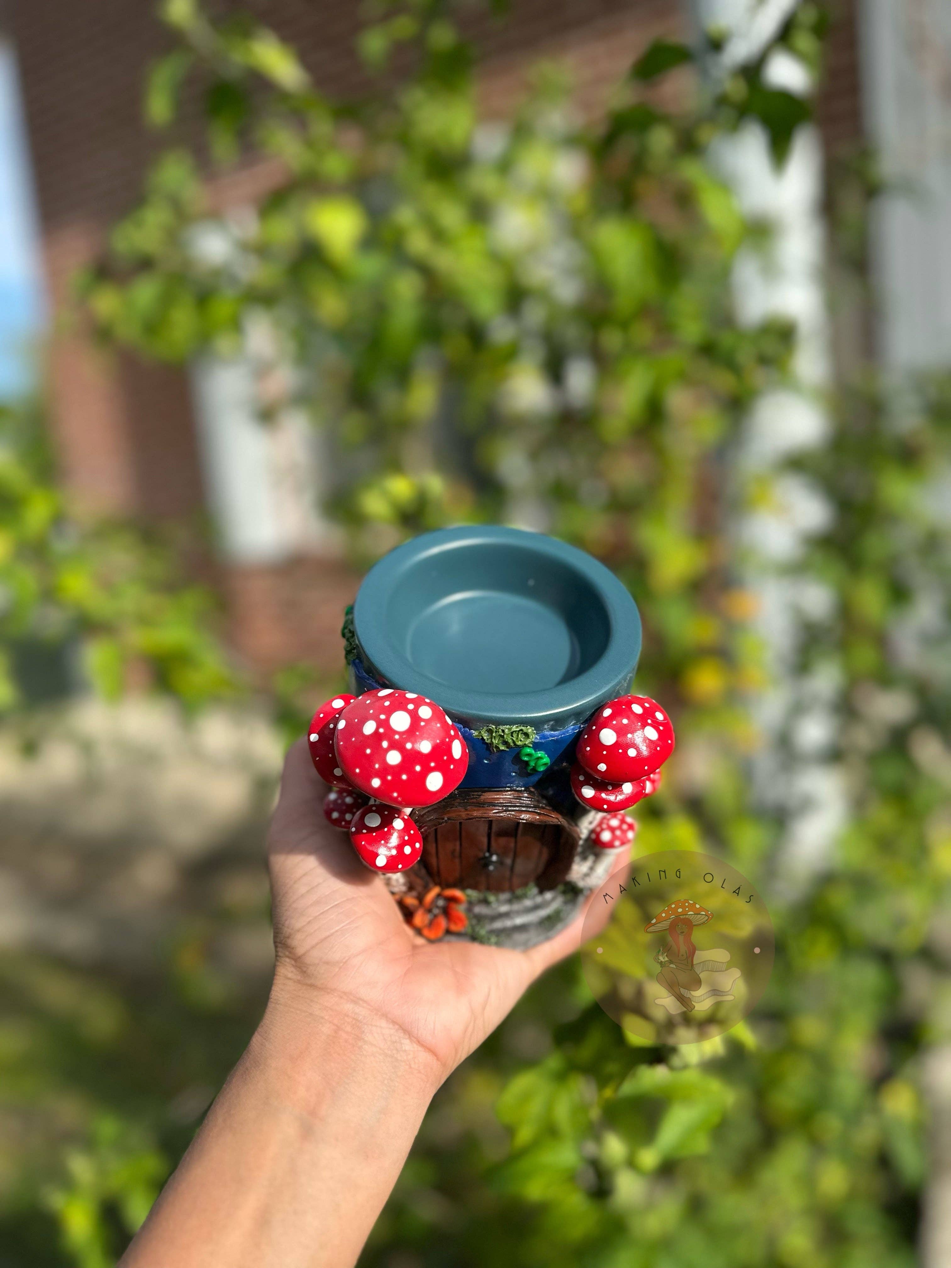Making Olás - Wholesale Wax Warmer - Wax Warmer | Little House with Mushrooms and Glowy night sky4