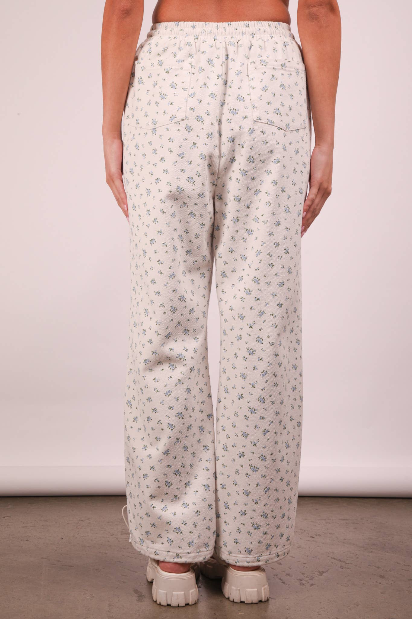 VERY J - Wholesale Pants - Women's - NP70723-Floral Printed Linen Parachute Pants5