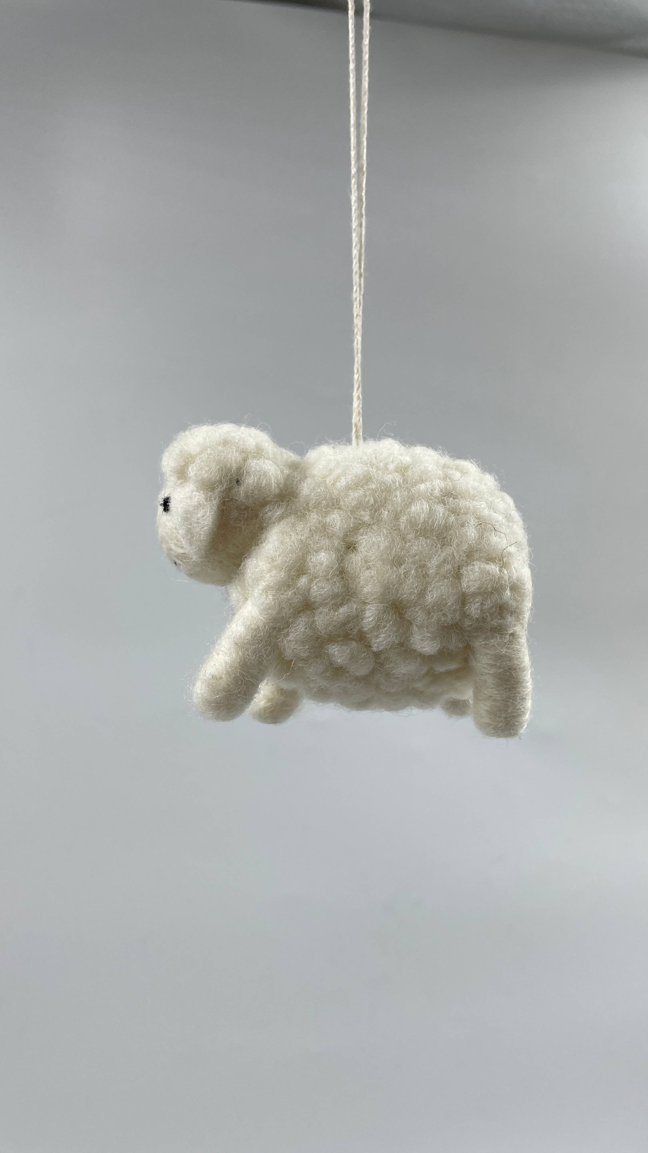 Funky Yak Ltd – wholesale Prydnad – Dekorationer/Ornament av Får i Filt5