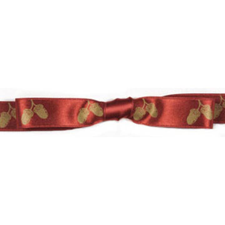 Witgouden inkt eikel op Venetiaans rood lint voor wholesale door MIDORI Inc.