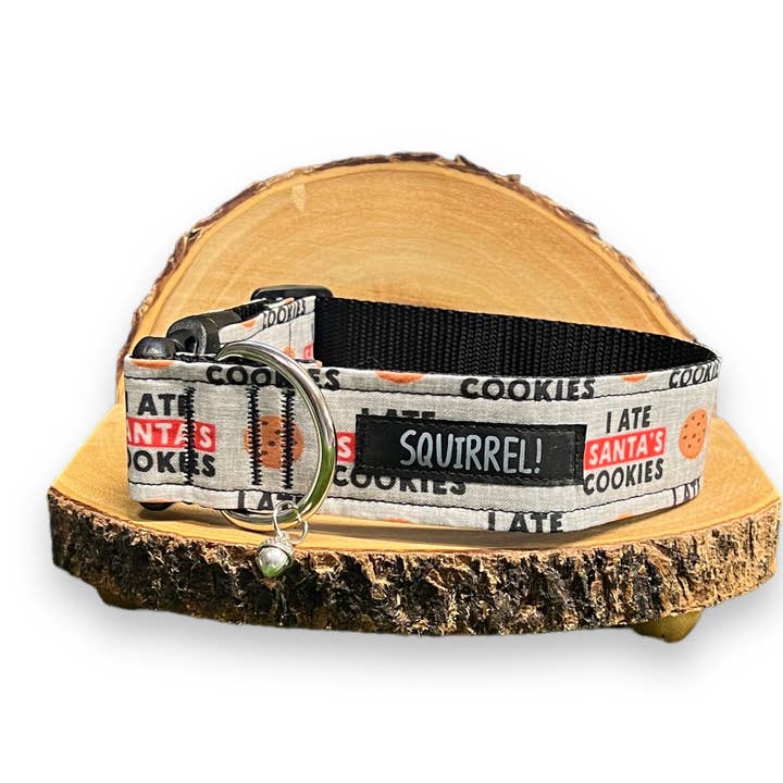 Collier « J'ai mangé des biscuits du Père Noël » pour la vente par Squirrel!