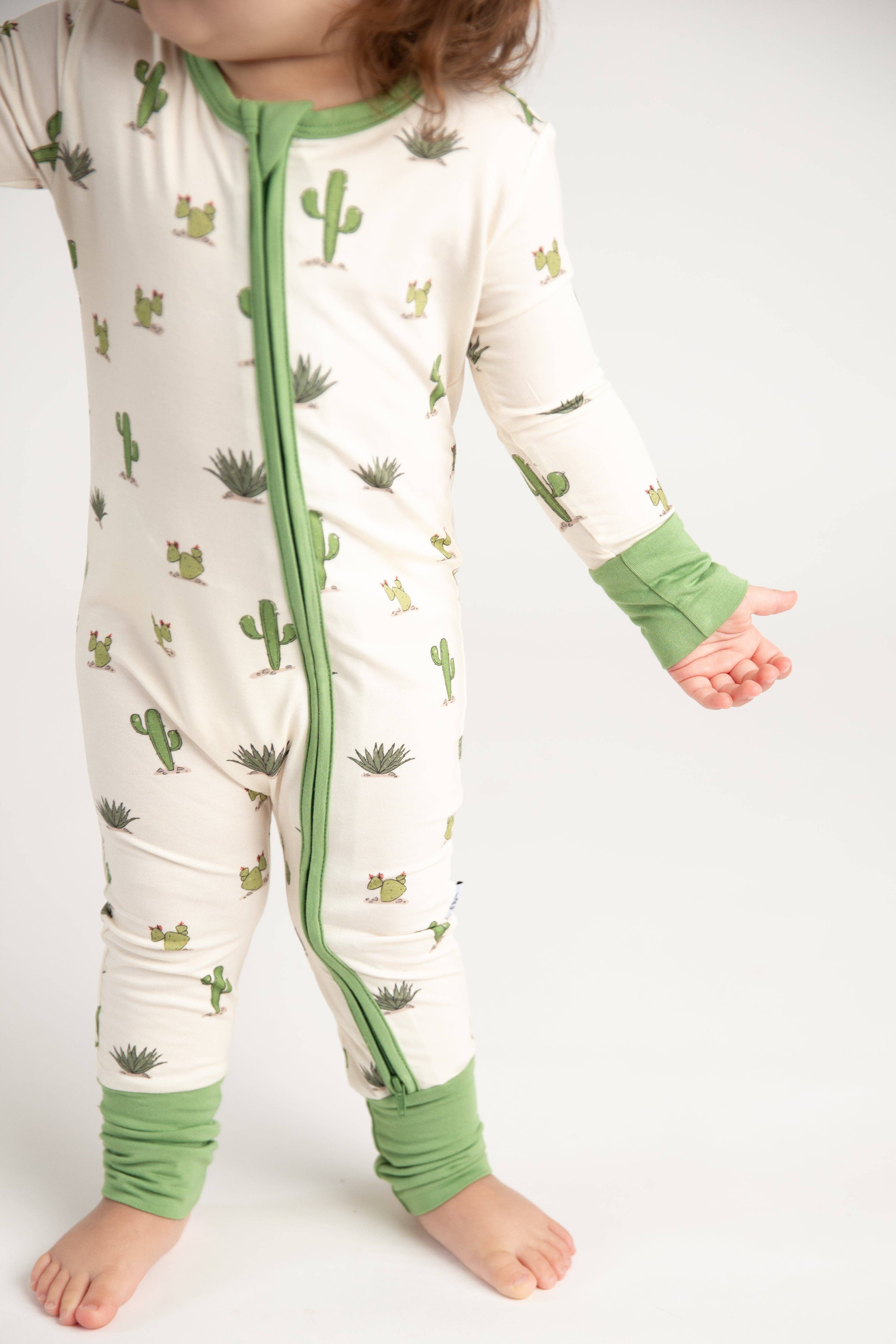 The OVer Company - Wholesale Slaappak - Baby - Cactus Cuddles romper van bamboe1