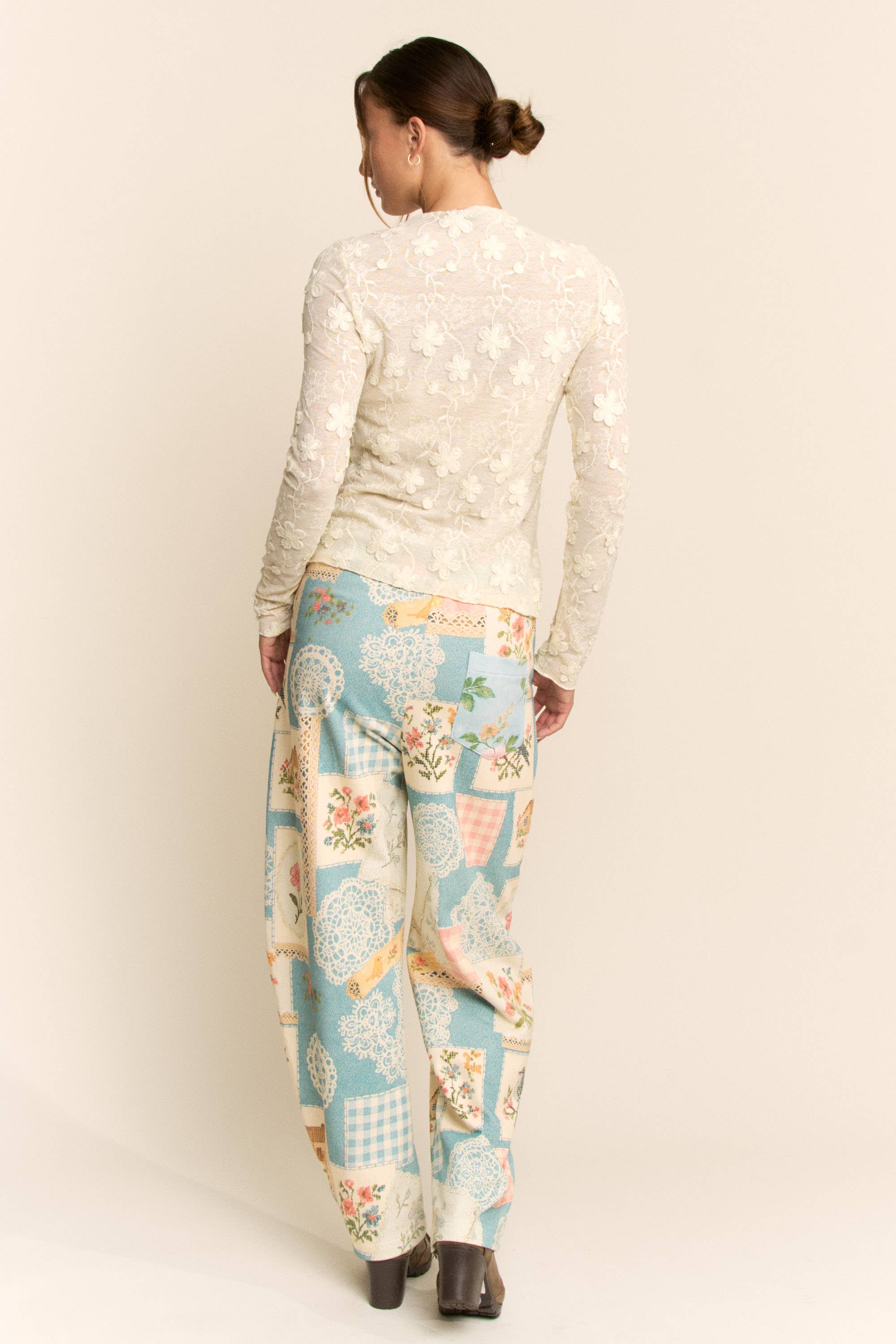 Davi & Dani - Wholesale Gebreide top - Dames - PLUS LANGE MOUWEN GEBORDUURDE MOCK NECK MESH TOP6