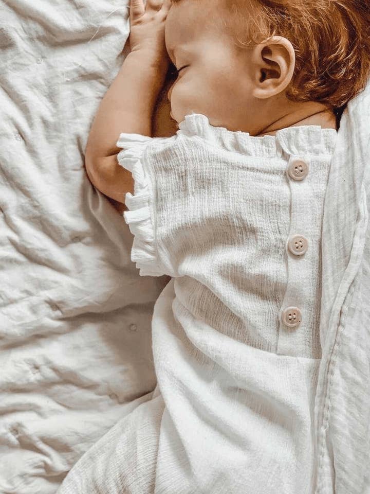 Kiki Spielanzug | Kokosnuss für den Großhandel von Wolfie Kids