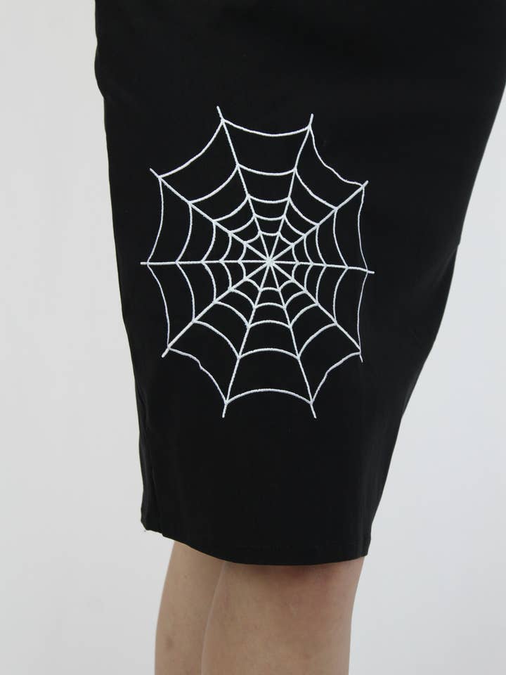 Hemet – Saia - Mulher por atacado – Saia lápis preta elástica bordada com teia de aranha 4
