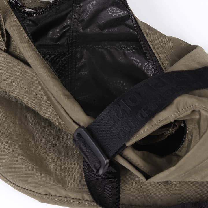 ZIMEGO - Wholesale Crossbody Bag - Unisex - Everywhere Crescent Crossbody Bag 801