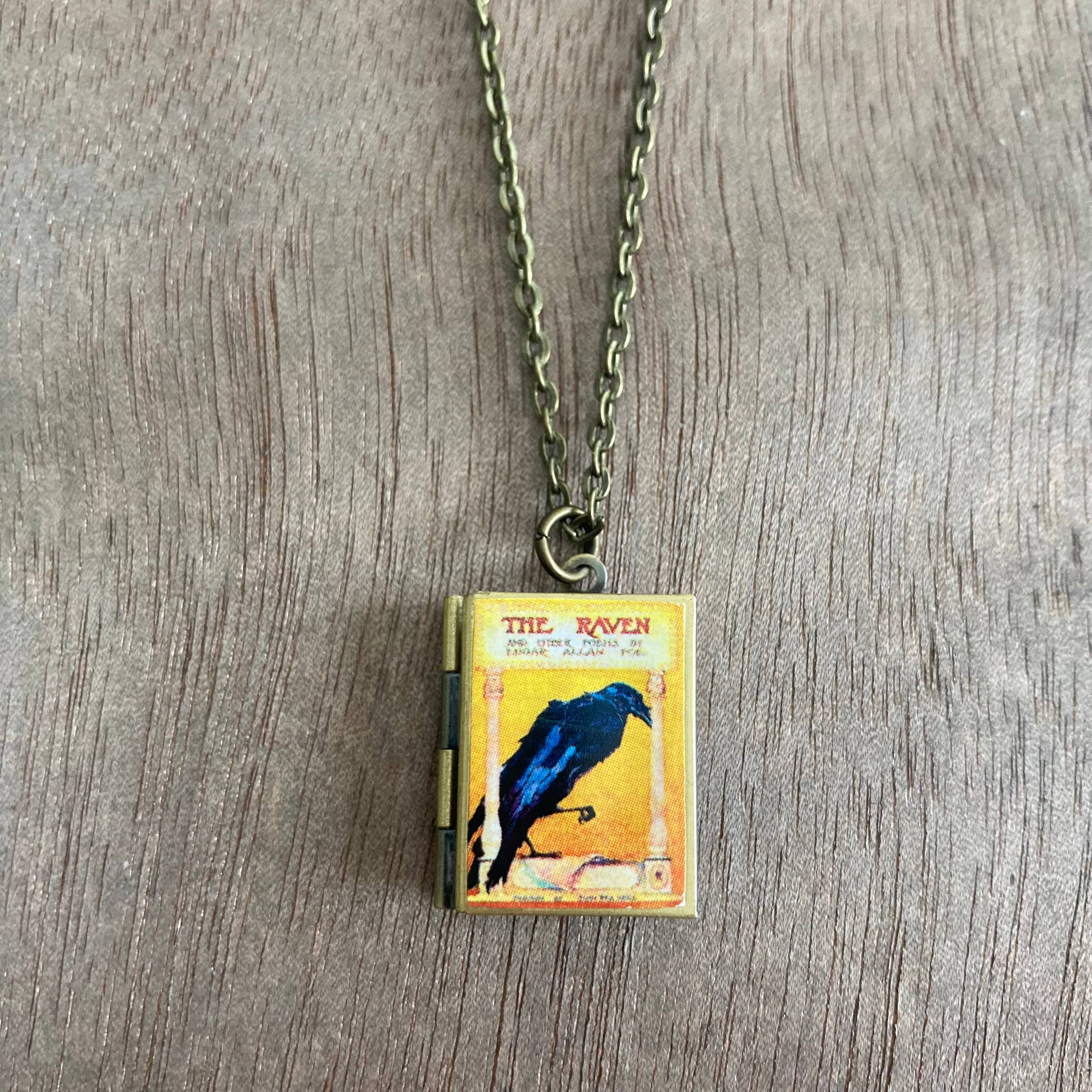 Marshall and Rose - Vente Collier à médaillon - Livre Locket The Raven5