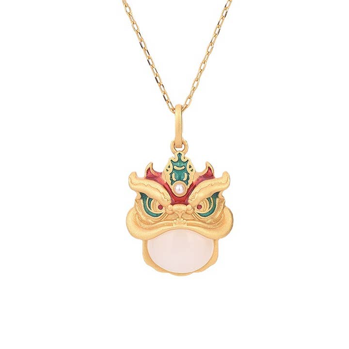 Collier Lion en jade blanc pour la vente par Bright MacMing