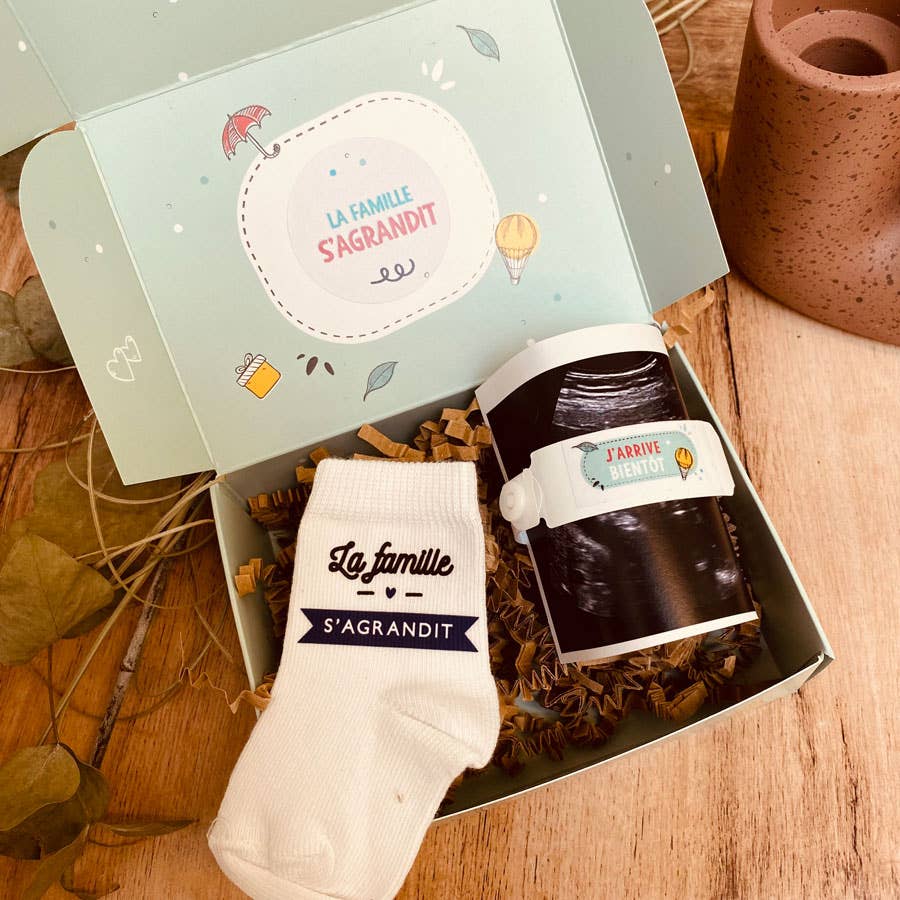 La vie en magenta – Großhandel Geschenkset zur Geburt für die Mutter – Schwangerschaftsankündigung für die Familie - Geschenkschachtel mit Baby5