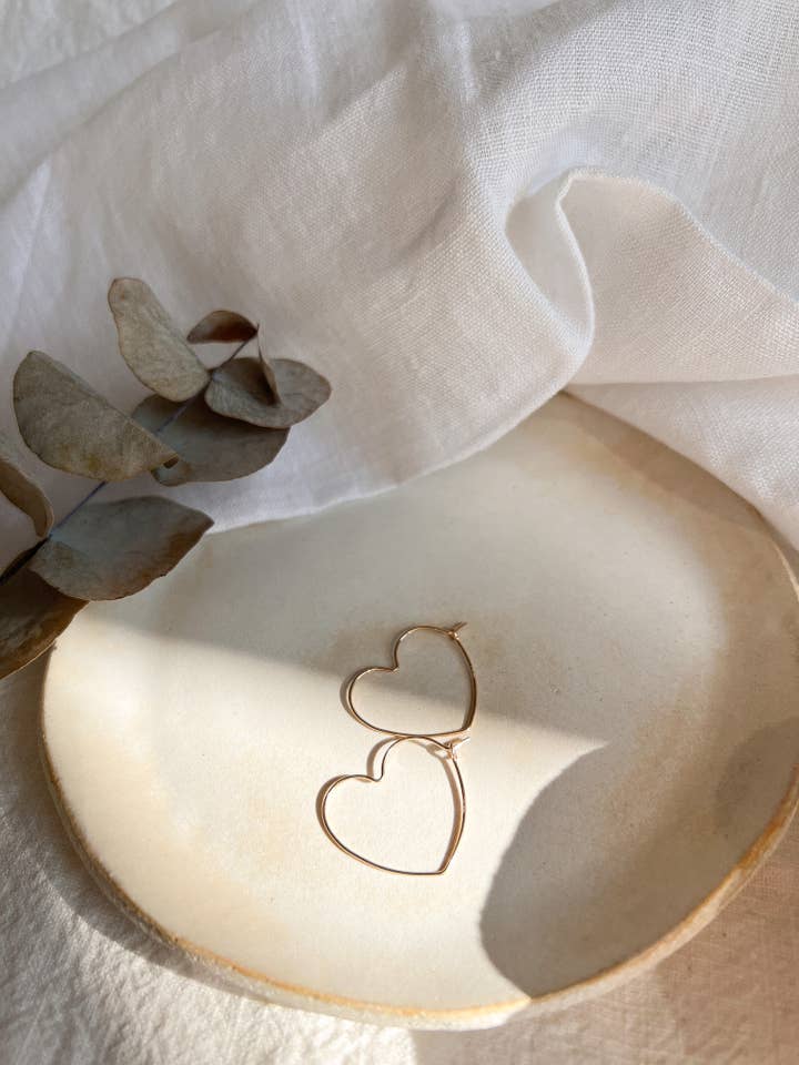 Boucles d'oreilles AMOR pour la vente par LEA ET MOI